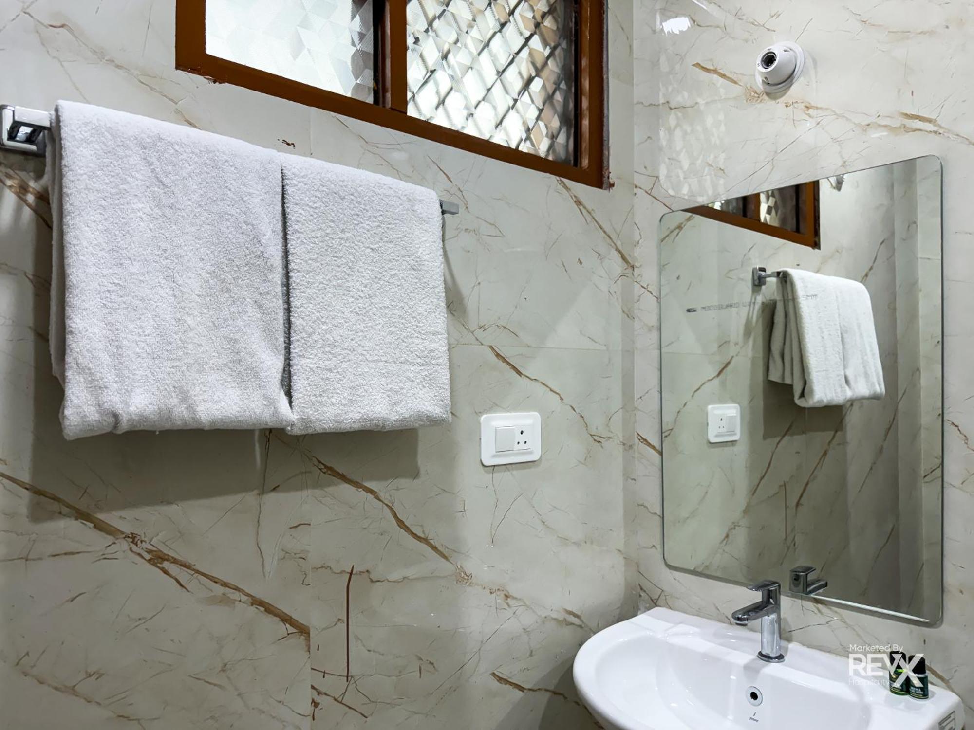 Guru Sadan A Luxe Stay Ayodhya Exterior photo