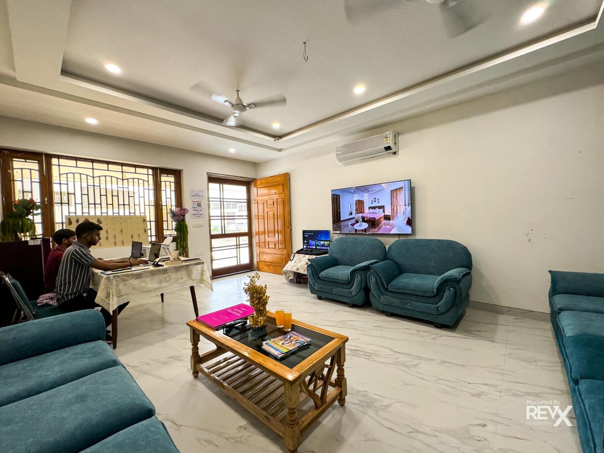 Guru Sadan A Luxe Stay Ayodhya Exterior photo