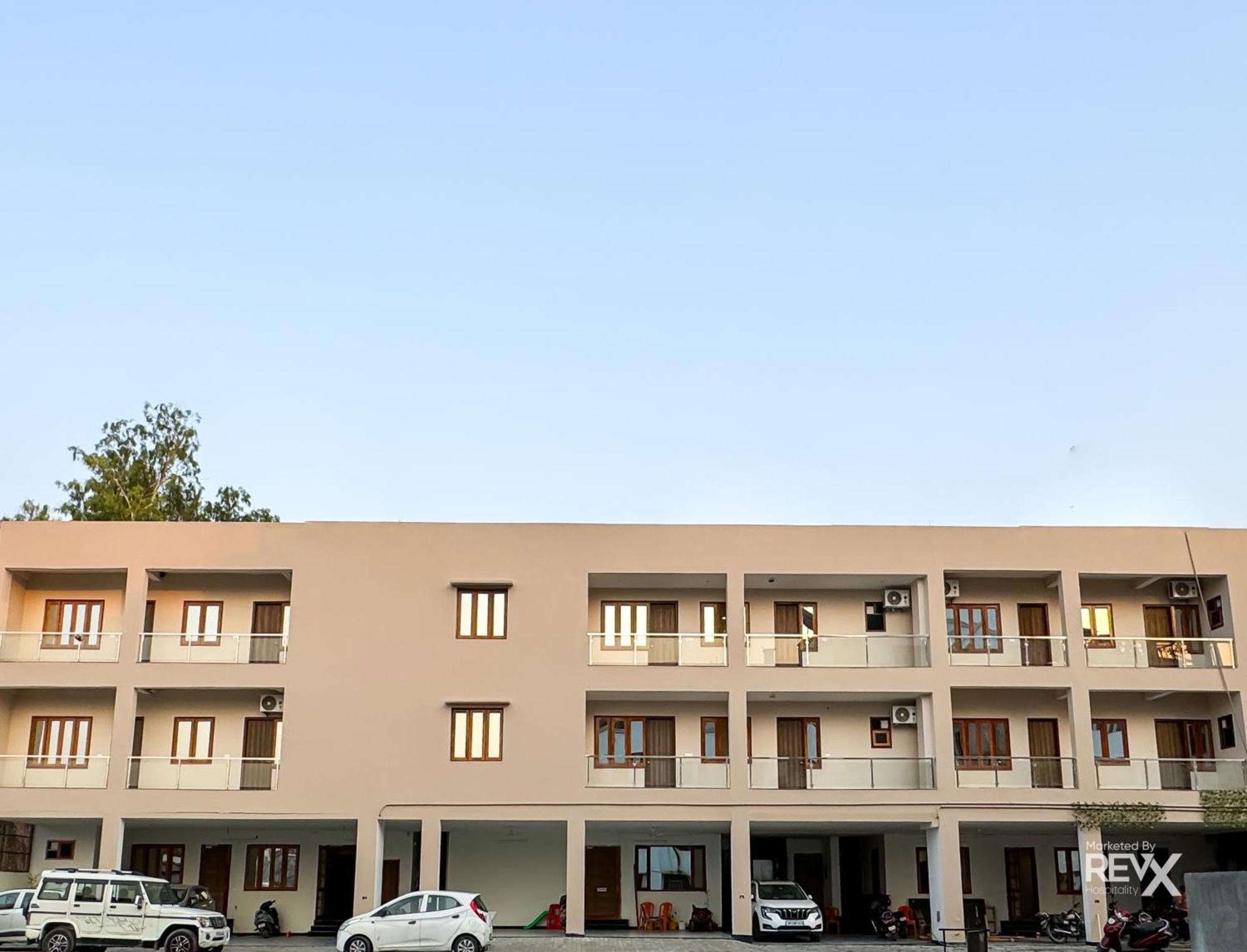 Guru Sadan A Luxe Stay Ayodhya Exterior photo
