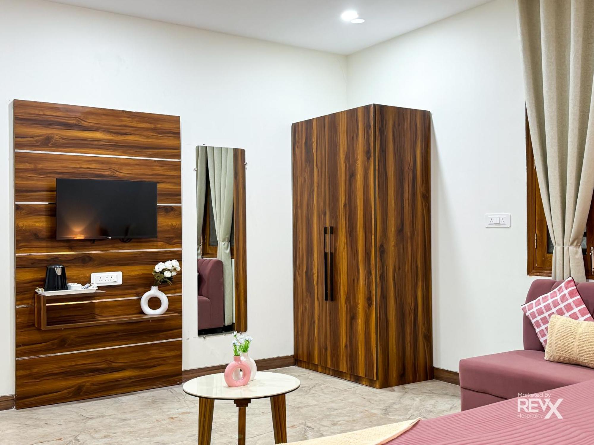 Guru Sadan A Luxe Stay Ayodhya Exterior photo