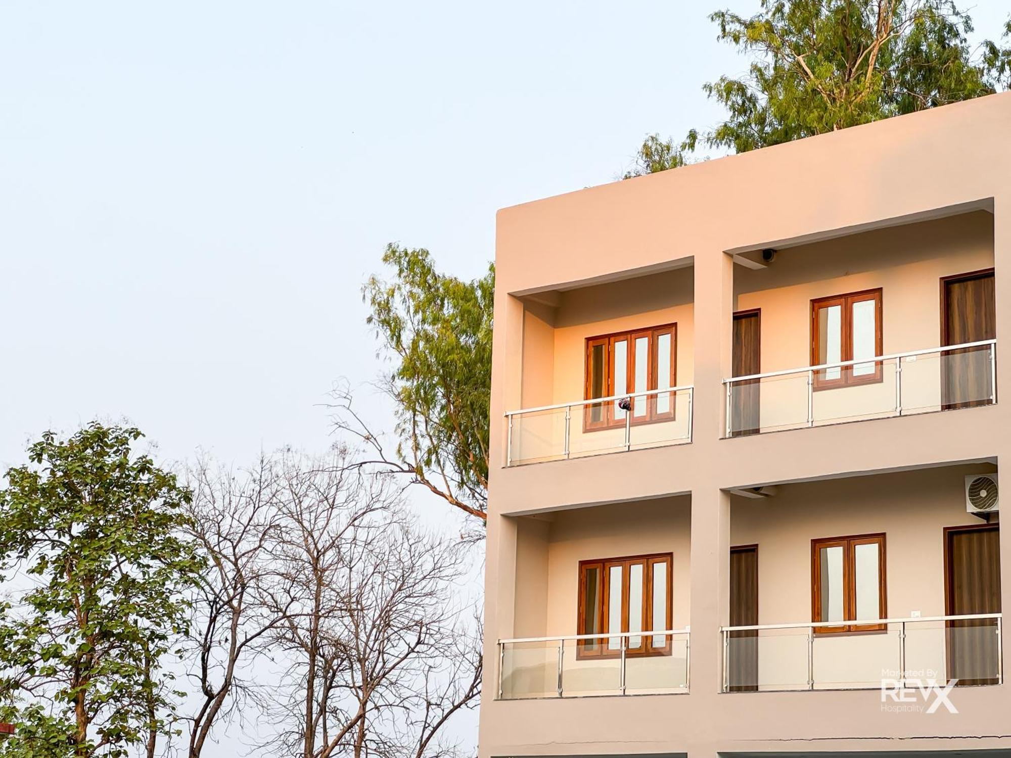 Guru Sadan A Luxe Stay Ayodhya Exterior photo